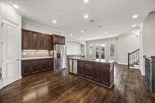 1105 E 27th St, Houston, TX 77009 - Photo 1