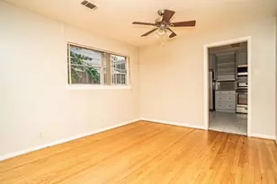 4829 Hummingbird St, Houston, TX 77035 - Photo 2