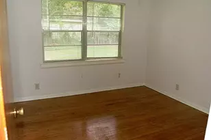 4829 Hummingbird St, Houston, TX 77035 - Photo 2