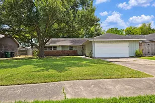 4829 Hummingbird St, Houston, TX 77035 - Photo 1