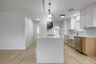 5802 Chrystell Ln, Houston, TX 77092 - Photo 2