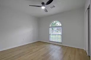 5802 Chrystell Ln, Houston, TX 77092 - Photo 10