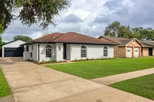 5802 Chrystell Ln, Houston, TX 77092 - Photo 4
