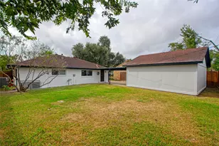 5802 Chrystell Ln, Houston, TX 77092 - Photo 16