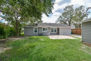 7406 Schiller St, Houston, TX 77055 - Photo 26