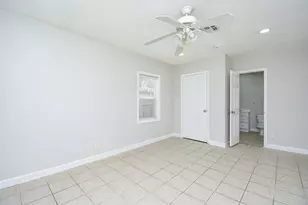7406 Schiller St, Houston, TX 77055 - Photo 12