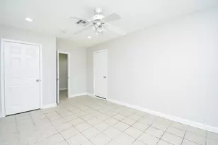 7406 Schiller St, Houston, TX 77055 - Photo 14