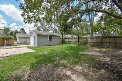 7406 Schiller Street, Houston, TX 77055 - Photo 28