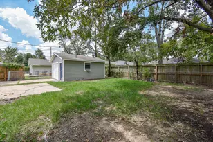 7406 Schiller St, Houston, TX 77055 - Photo 28