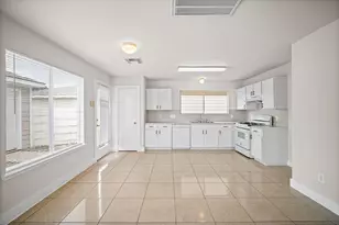 3739 E Traditions Ct, Houston, TX 77082 - Photo 8