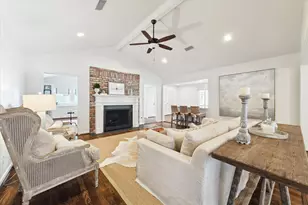 737 Country Ln, Houston, TX 77024 - Photo 10