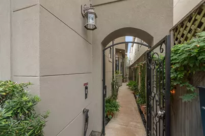2026 Elmen Street, Houston, TX 77019 - Photo 4