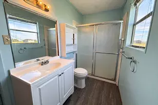 204 Teal Ln, Anahuac, TX 77514 - Photo 10