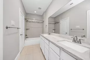 239 W 27th St, Houston, TX 77008 - Photo 32