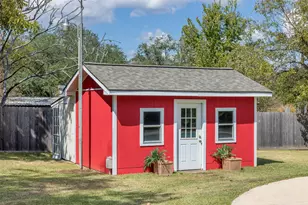 222 N Harris St, Bellville, TX 77418 - Photo 30