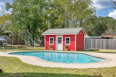 222 N Harris Street, Bellville, TX 77418 - Photo 28