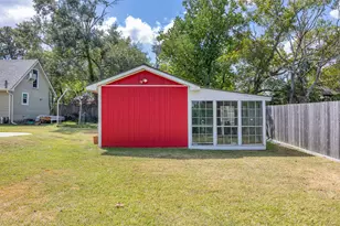 222 N Harris St, Bellville, TX 77418 - Photo 30