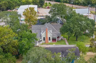 222 N Harris St, Bellville, TX 77418 - Photo 36