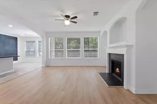 15 Benedict Canyon Loop, The Woodlands, TX 77382 - Photo 6