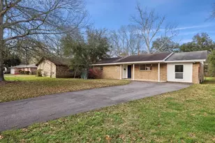8670 Newfield Ln, Beaumont, TX 77707 - Photo 4