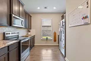 1037 McDonald Dr, Crowley, TX 76036 - Photo 12