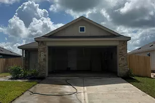910 Constitution Dr, Bay City, TX 77414 - Photo 2
