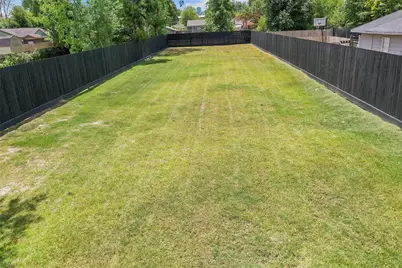 213 Sylvester Road, Houston, TX 77009 - Photo 2