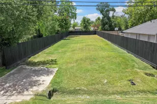 213 Sylvester Rd, Houston, TX 77009 - Photo 26