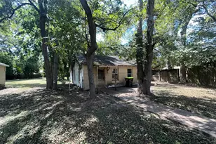 302 E Wayside Ave, Wharton, TX 77488 - Photo 2