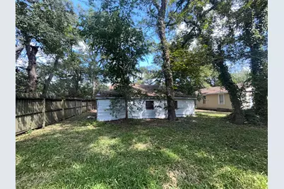 302 E Wayside Avenue, Wharton, TX 77488 - Photo 24