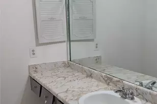 9350 Country Creek Dr, Houston, TX 77036 - Photo 8