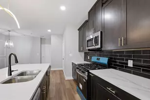 8121 Venus St, Houston, TX 77088 - Photo 10