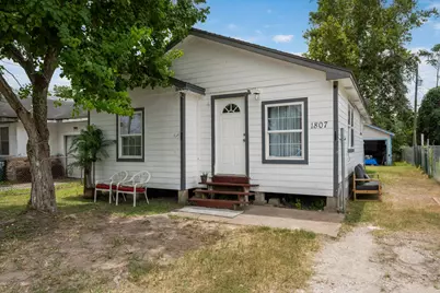 1807 Nashby Street, La Marque, TX 77568 - Photo 1
