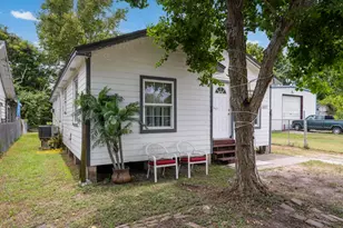 1807 Nashby St, La Marque, TX 77568 - Photo 4