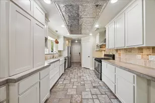 1215 Westglen Dr, Alvin, TX 77511 - Photo 4