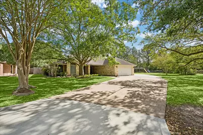 1215 Westglen Drive, Alvin, TX 77511 - Photo 2