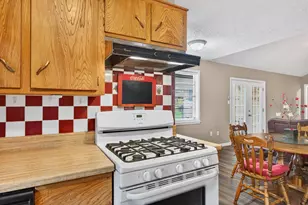 304 Fullen St, Conroe, TX 77301 - Photo 8