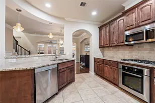 1107 Beall Landing Ct, Houston, TX 77008 - Photo 6