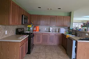 3130 Cambridge Meadows Ln, Dickinson, TX 77539 - Photo 10