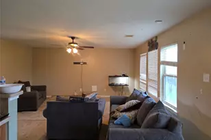 3130 Cambridge Meadows Ln, Dickinson, TX 77539 - Photo 6