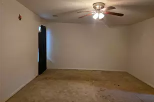 3130 Cambridge Meadows Ln, Dickinson, TX 77539 - Photo 8