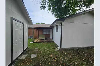 212 Harold Lane, Baytown, TX 77521 - Photo 32