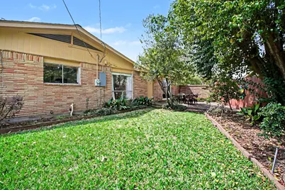 2803 Rockarbor Drive, Houston, TX 77063 - Photo 34