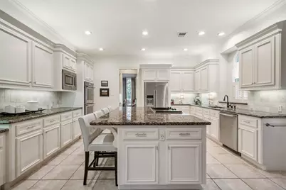 2 Lenox Hill Drive, The Woodlands, TX 77382 - Photo 16