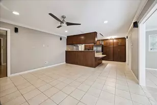 3630 Latma Dr, Houston, TX 77025 - Photo 10