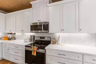 970 Pelican Ln, Crystal Beach, TX 77650 - Photo 12
