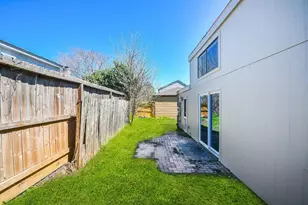 11330 Bandlon Dr, Houston, TX 77072 - Photo 28