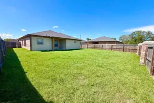 2850 Amber Ave, Groves, TX 77619 - Photo 36