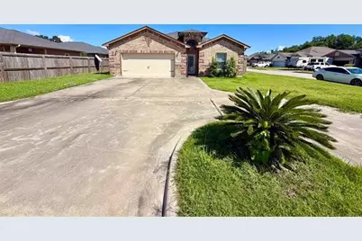2850 Amber Avenue, Groves, TX 77619 - Photo 1