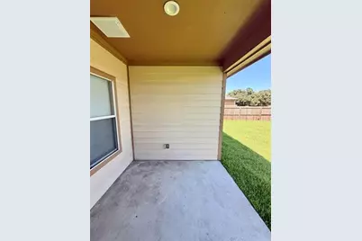 2850 Amber Avenue, Groves, TX 77619 - Photo 38